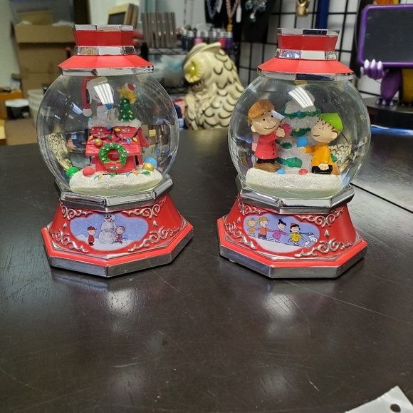 Charlie Brown and peanuts gang light up candle holders by the Bradford Exchange - Picture 2 of 11